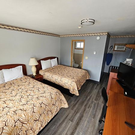 Forest Plaza Motel Mount Forest Esterno foto