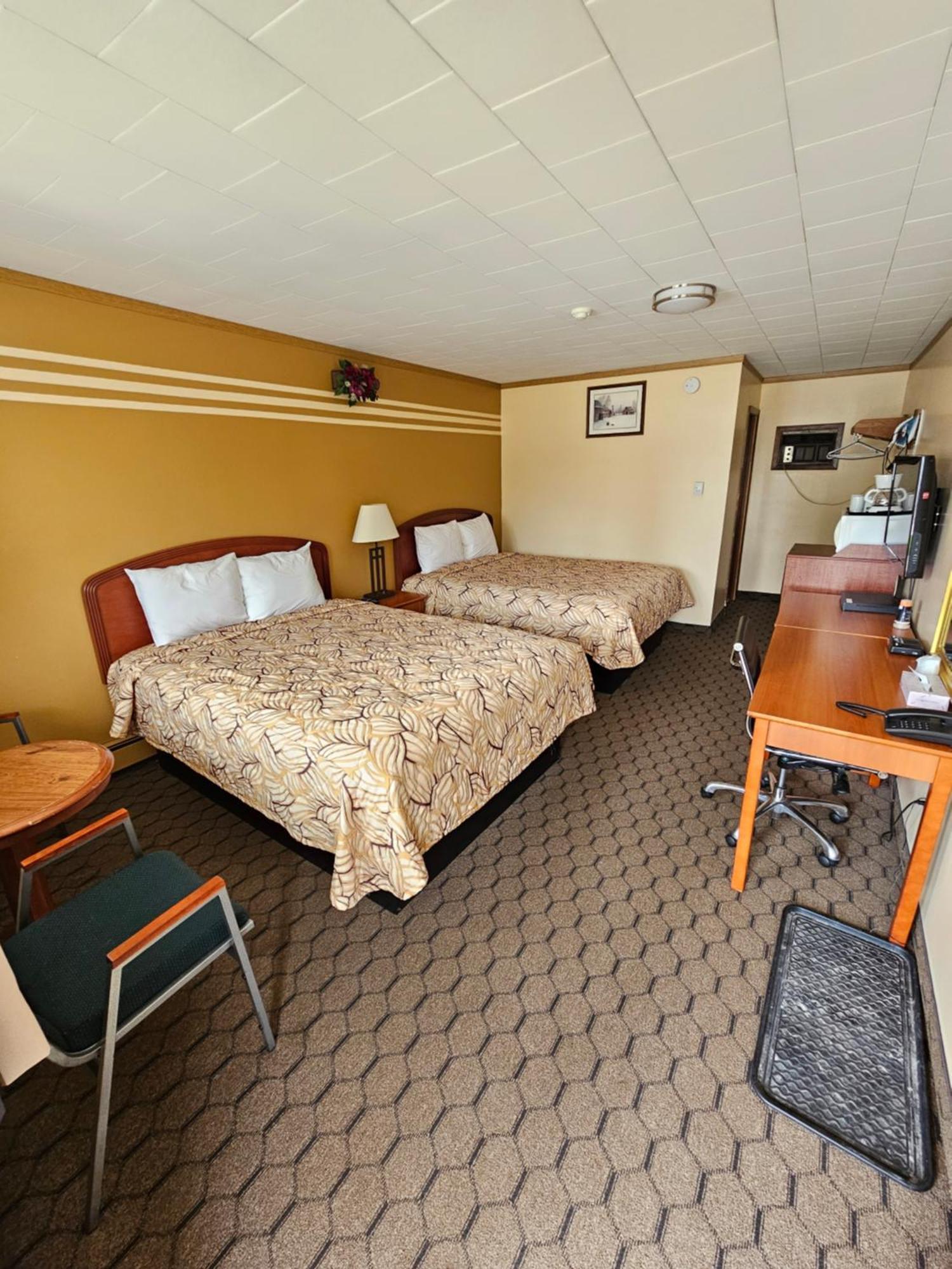 Forest Plaza Motel Mount Forest Esterno foto