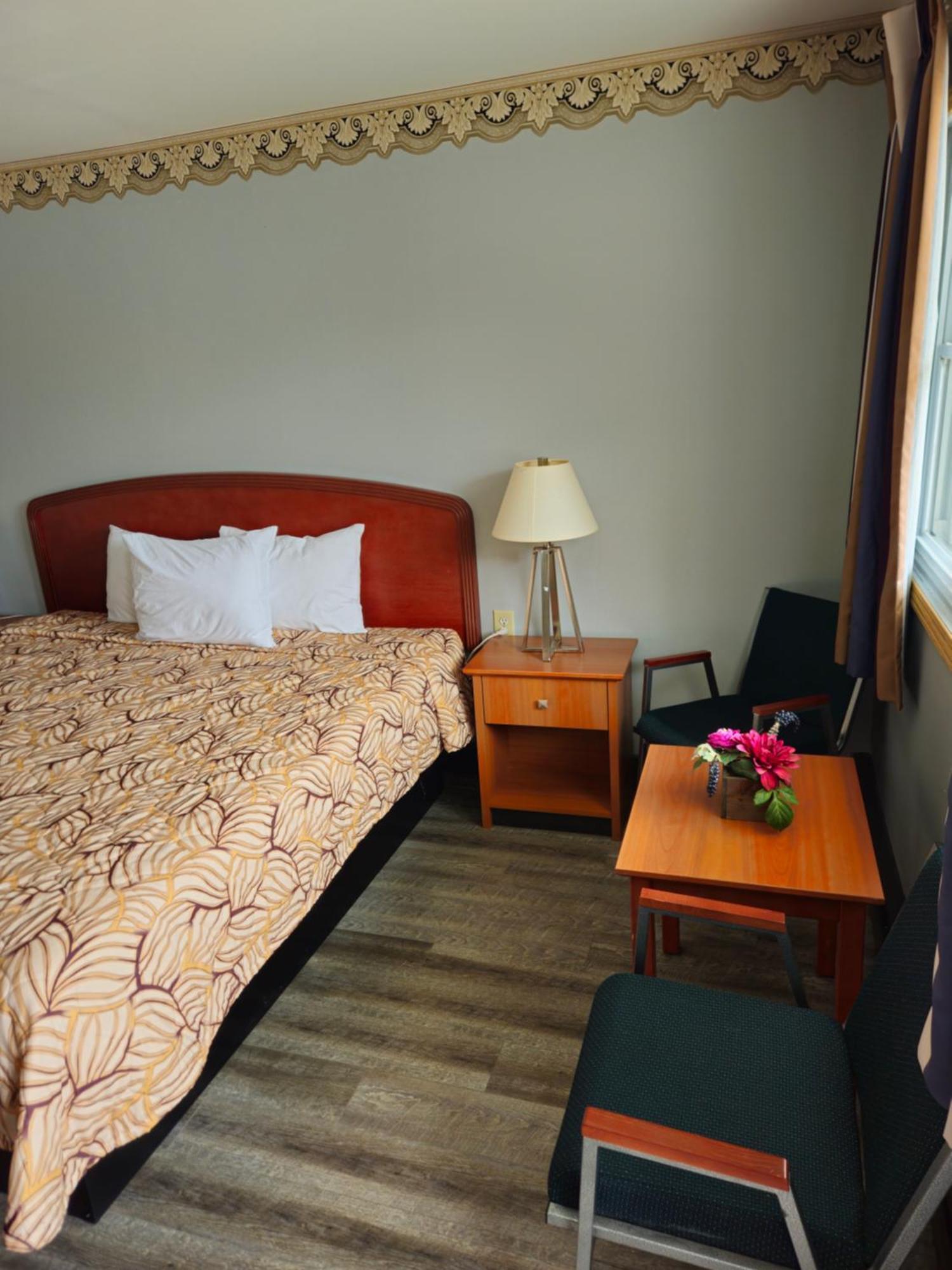 Forest Plaza Motel Mount Forest Esterno foto