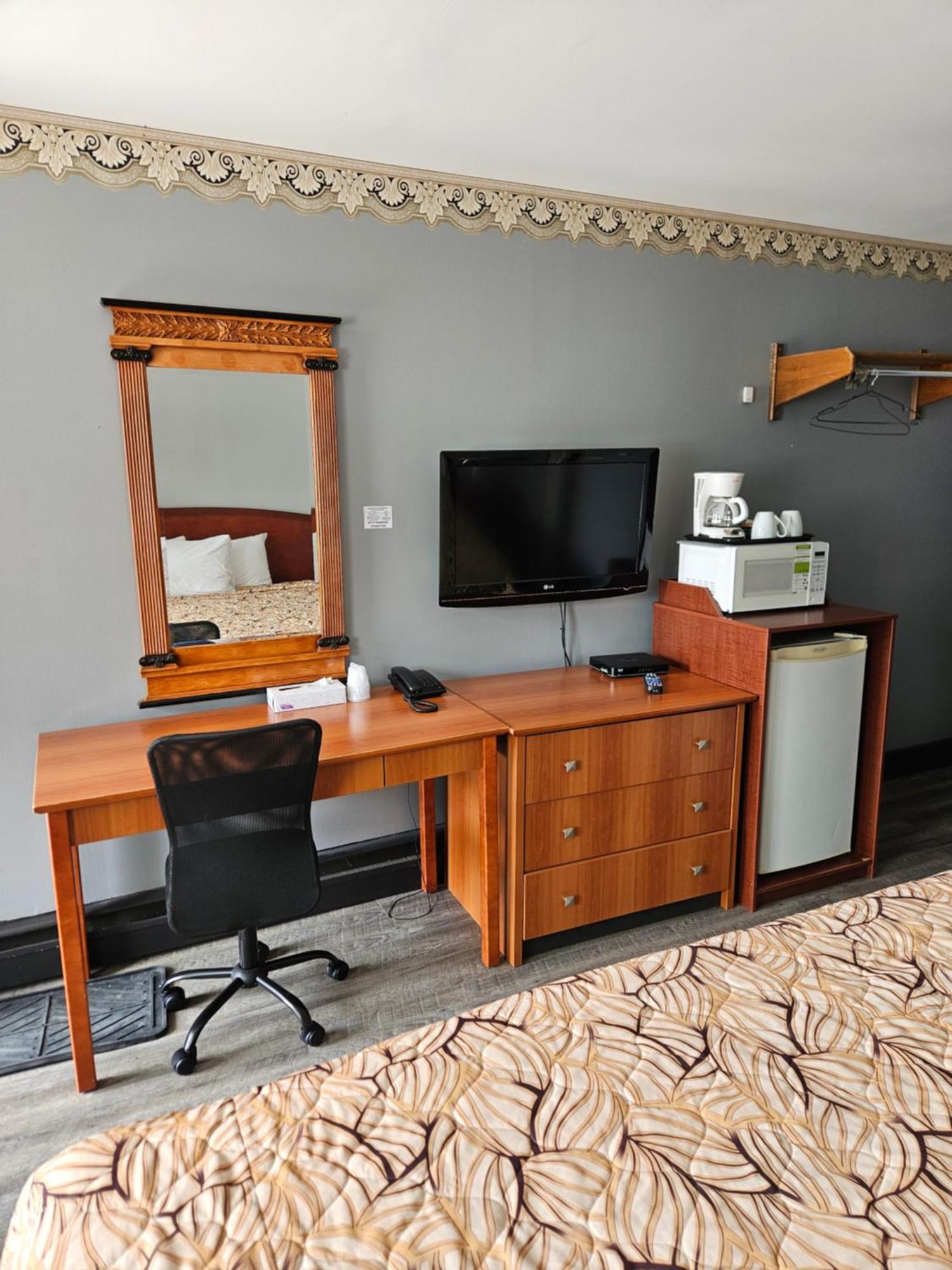 Forest Plaza Motel Mount Forest Esterno foto