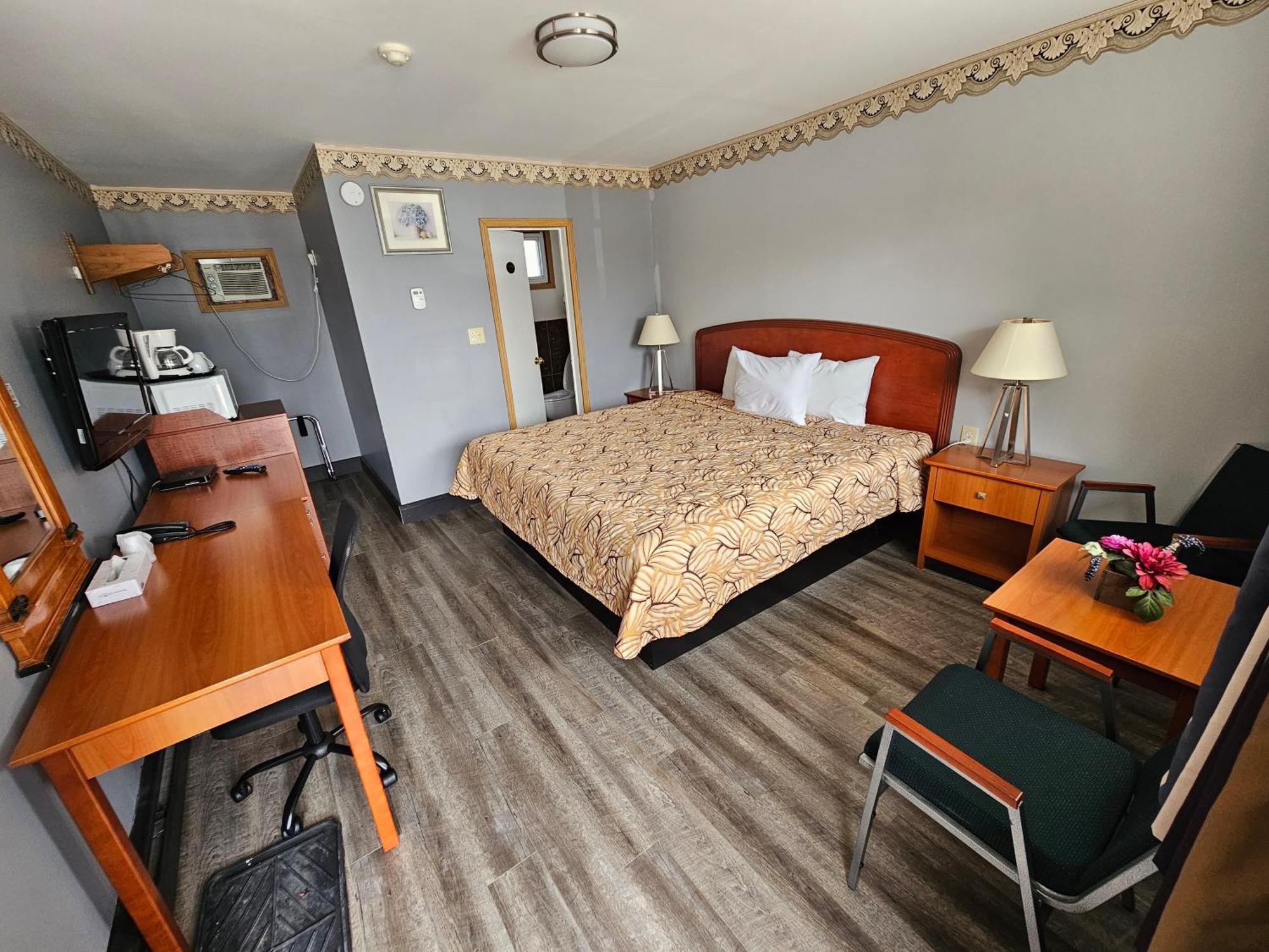 Forest Plaza Motel Mount Forest Esterno foto
