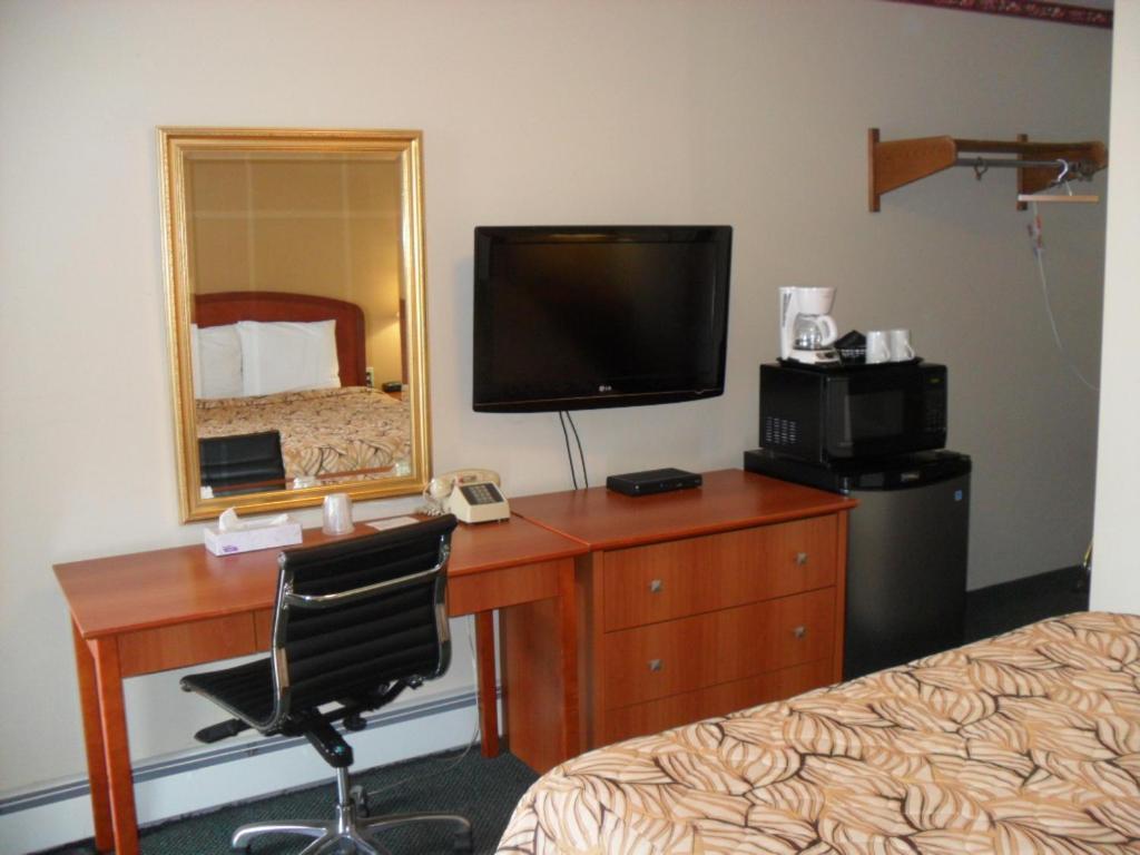 Forest Plaza Motel Mount Forest Esterno foto