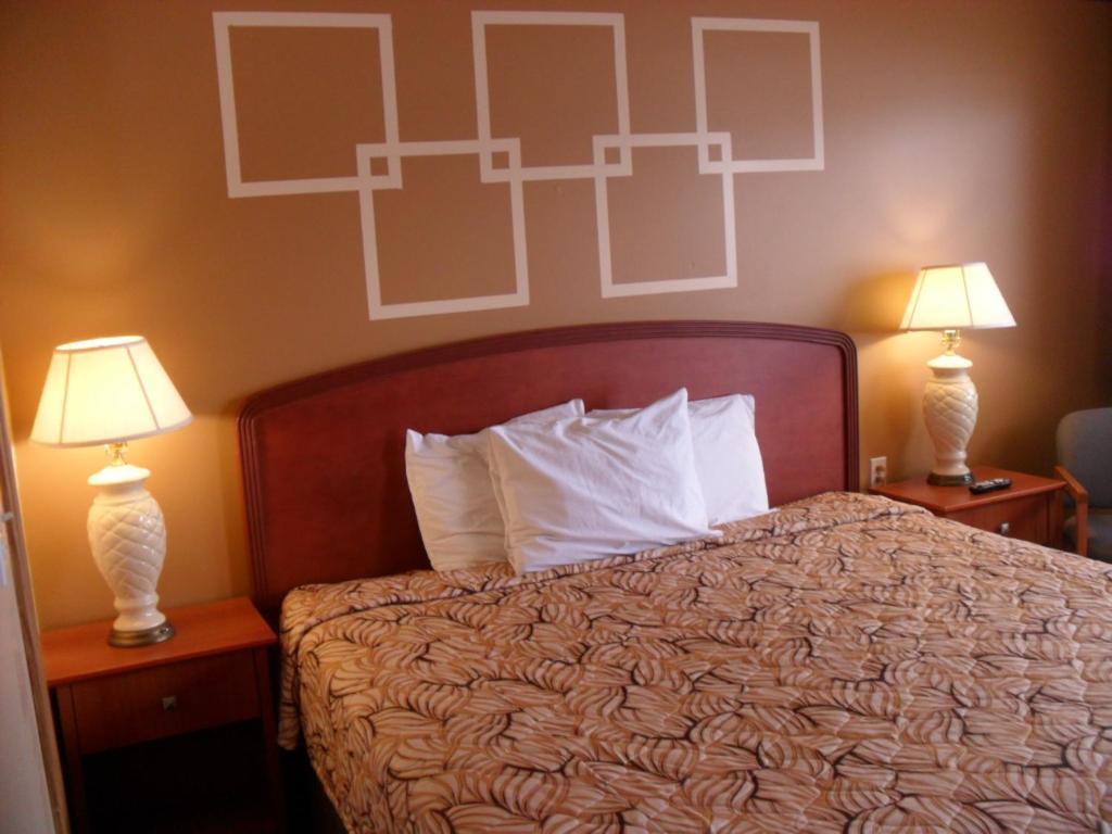 Forest Plaza Motel Mount Forest Esterno foto